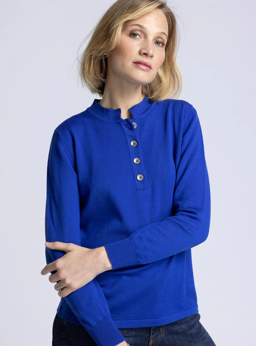 Pull femme col montant en laine merinos bleu dur